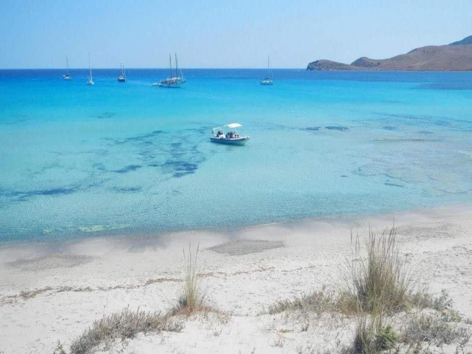 Domus Deiana Case Vacanza San Giovanni Suèrgiu Buitenkant foto